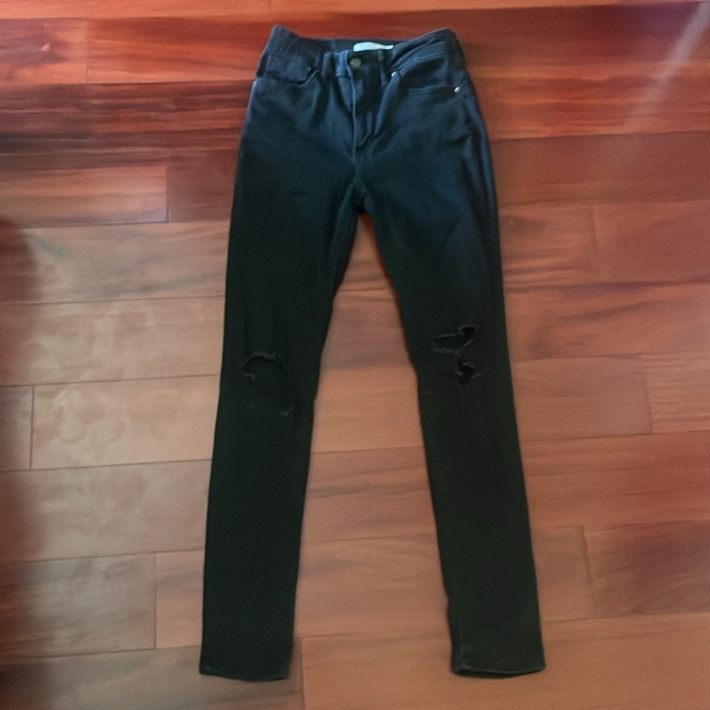 BLACK DISTRESSED LEVIS 721 HIGH RISE SKINNY JEANS